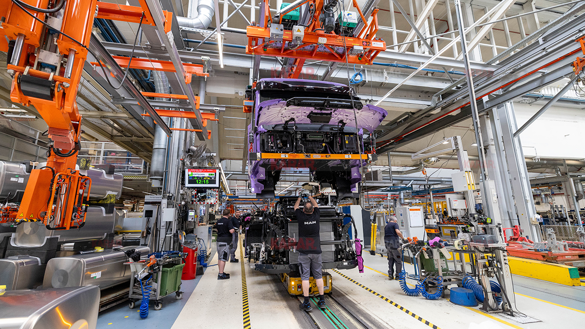 man-artik-elektrikli-kamyon-uretiyor