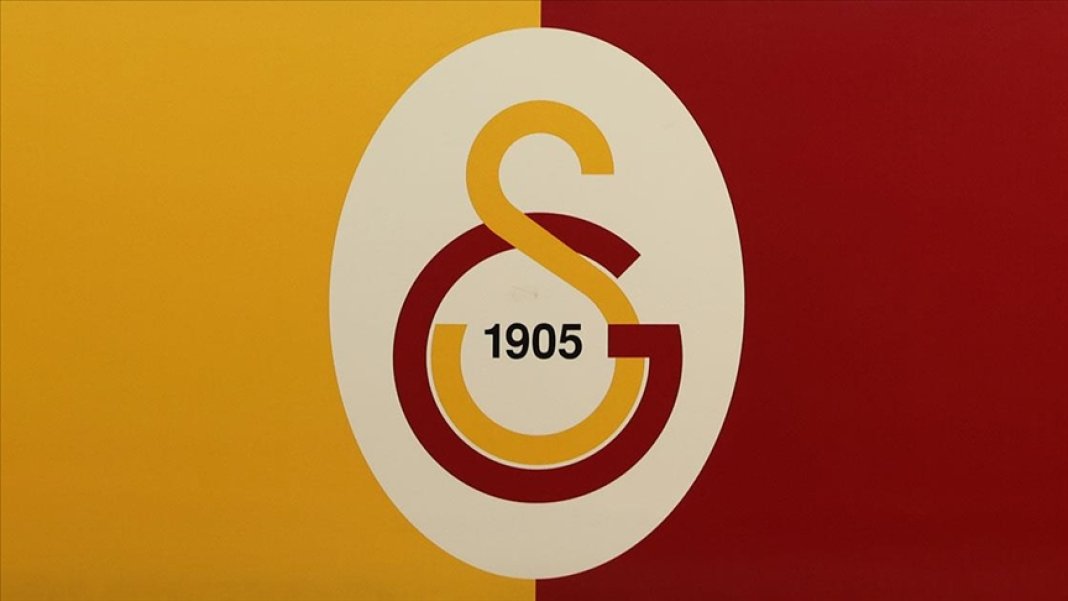 galatasaraydan-kaleye-transfer-hamlesi-muslera-sonrasi-hedef-polonyali-yildiz-3