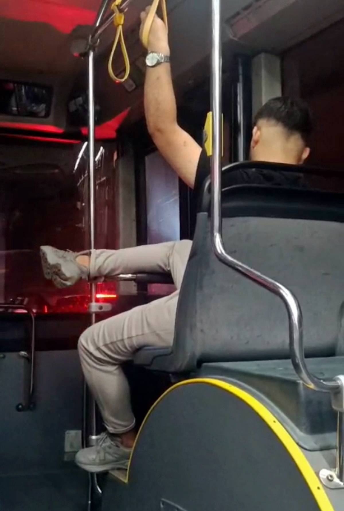 otobuste-taskinlik-yapanlar-2