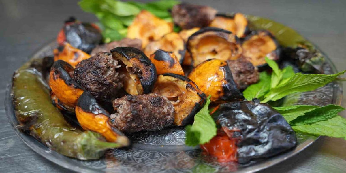 ahmet-cadir-yenidunya-kebabi