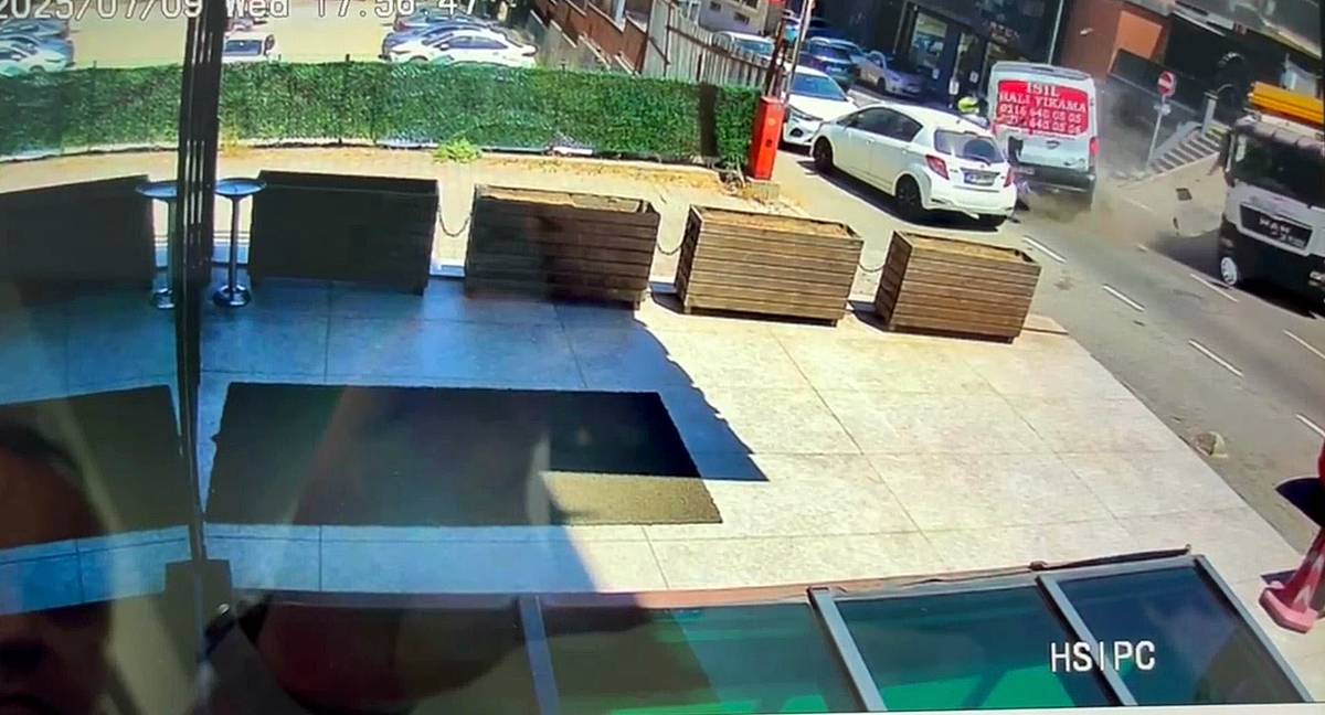 istanbul-uskudar-trafik-kazasi-motosiklet-surucusunun-bacagi-koptu-1