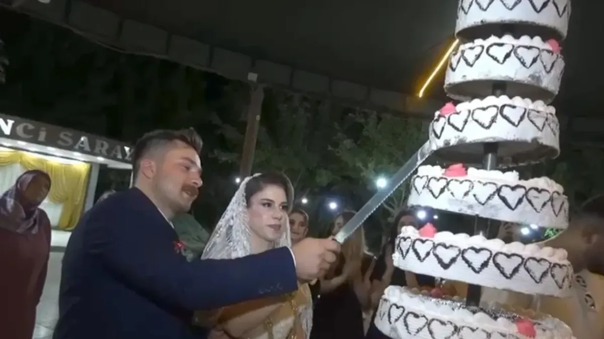 dugun-pastasi-yiyen-60-davetli-hastanelik-oldu-3234374