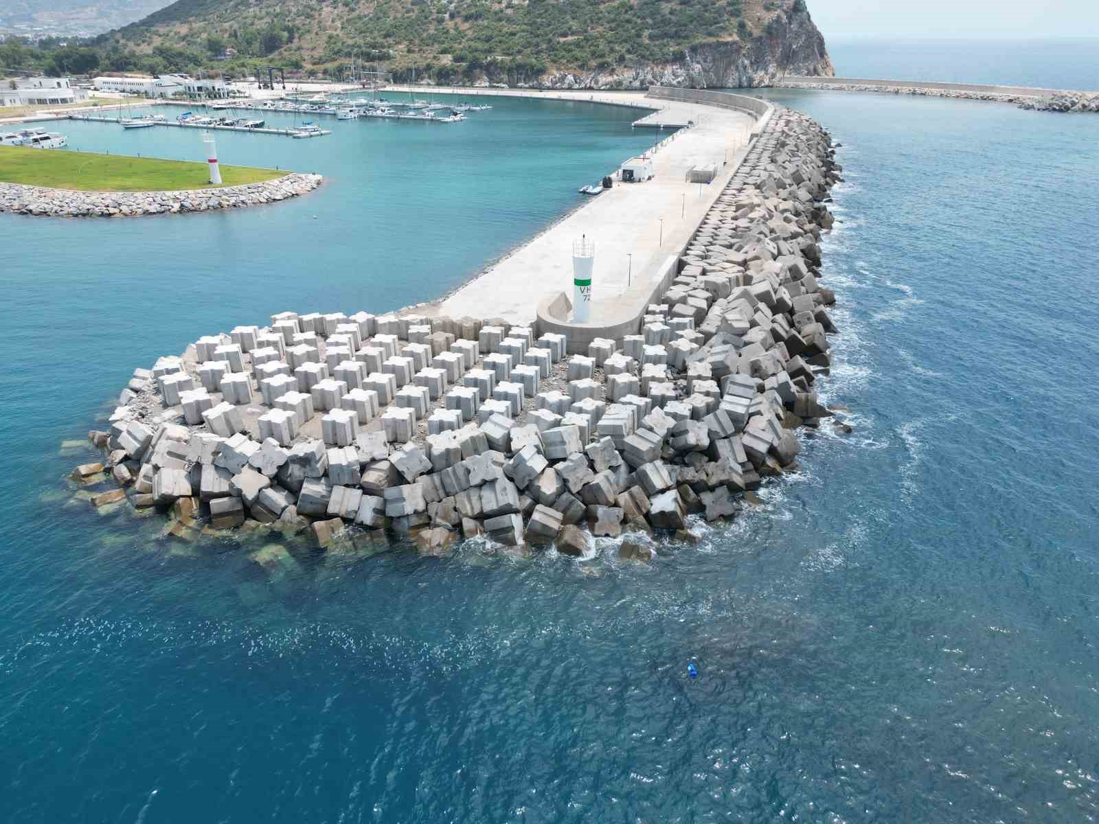 20250715aw497588-0-001