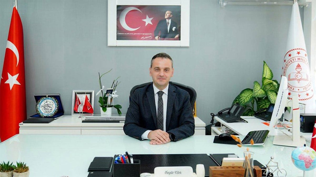 ozgur.jpg
