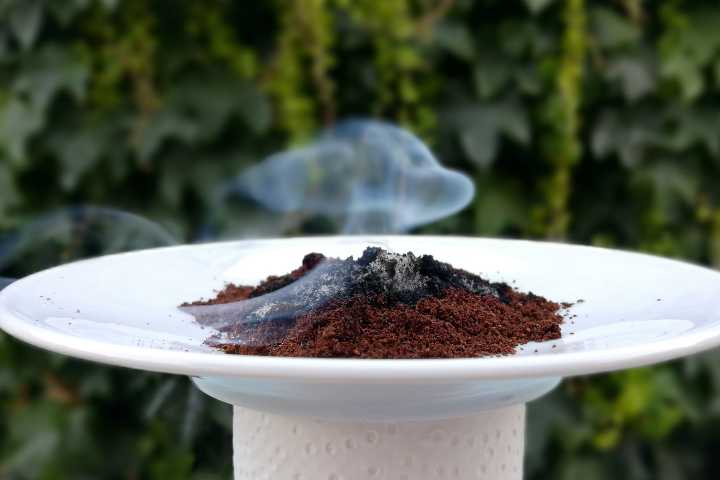 turk-kahvesi-yakmak-neye-iyi-gelir-shutter-1