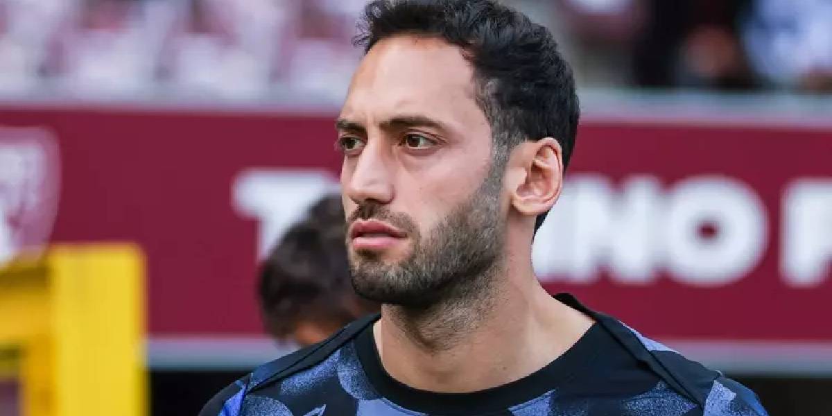 fenerbahceye-hakan-calhanoglu-2.jpg