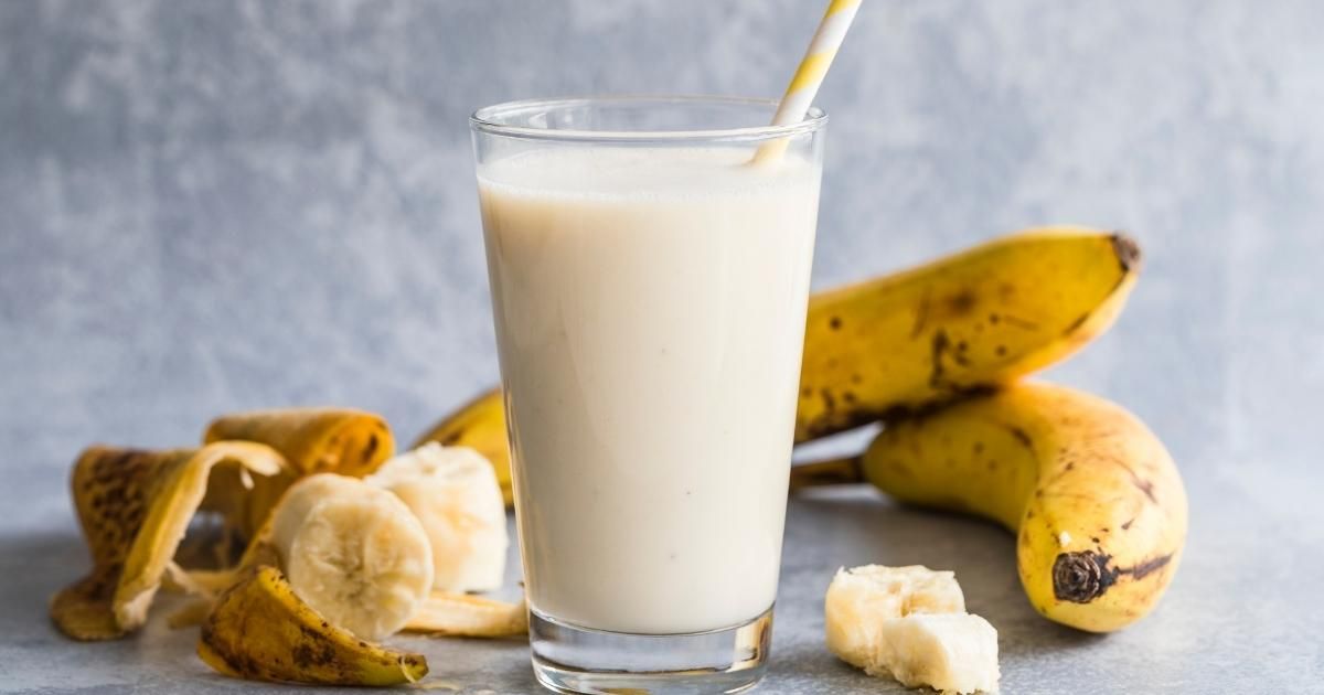 pg-banana-smoothie-1667770678.jpg