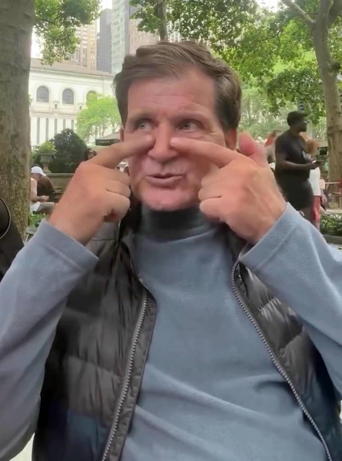 ter-koktugu-icin-ucaktan-indirildi-2