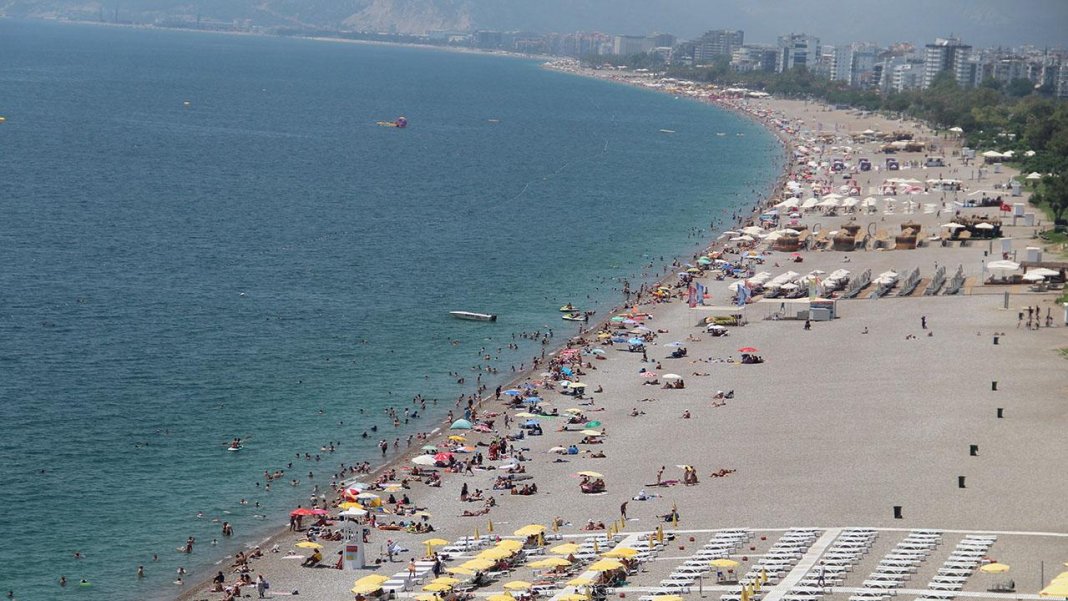 turist-sayisi-dustu-en-buyuk-dusus-o-ulkeden-1.jpg