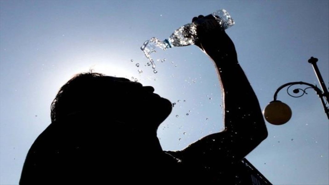 sicak-dalgasi-bastiriyor-huseyin-oztel-o-gunleri-vurguladi-hissedilen-sicaklik-50-dereceye-cikabilir-1