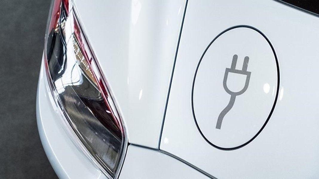 yeni-otv-yasasi-meclisten-gecti-emre-ozpeynirci-acikladi-elektrikli-otomobillere-otv-zammi-gelecek-mi-1.jpg
