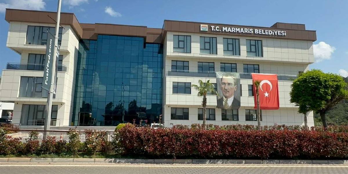 marmaris-belediyesi-acik-hava-sinemasi-2.jpg