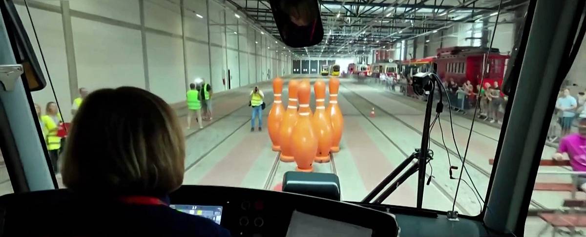 tramvaylarla-bowling-oynadilar-1
