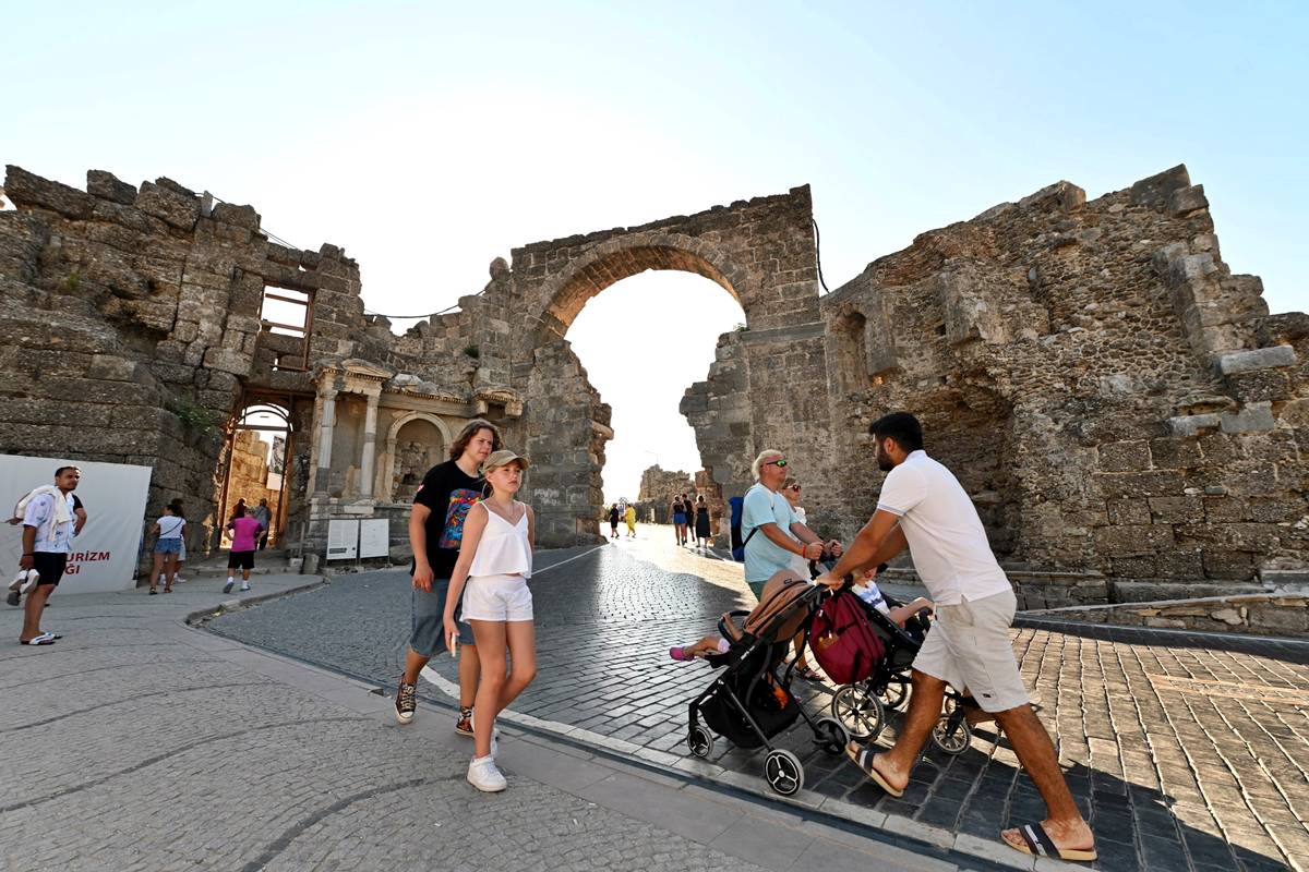 antalya-yabanci-turist-rekoru-3.jpeg