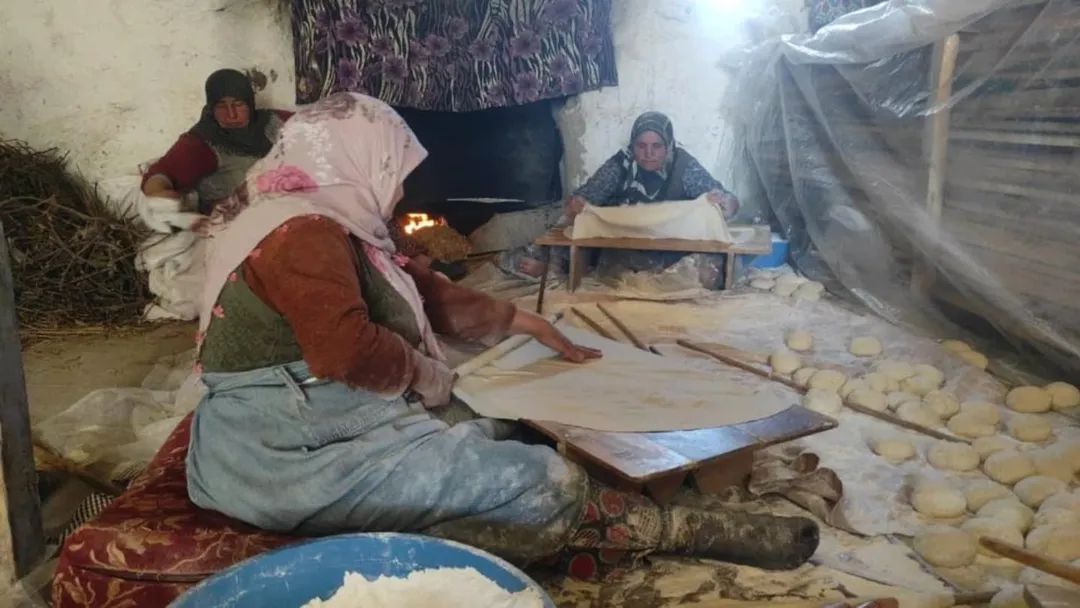 yozgatta-imece-usulu-yufka-acan-kadinlar-hem-kulturel-mirasi-yasatiyor-hem-de-aile-butcesine-1