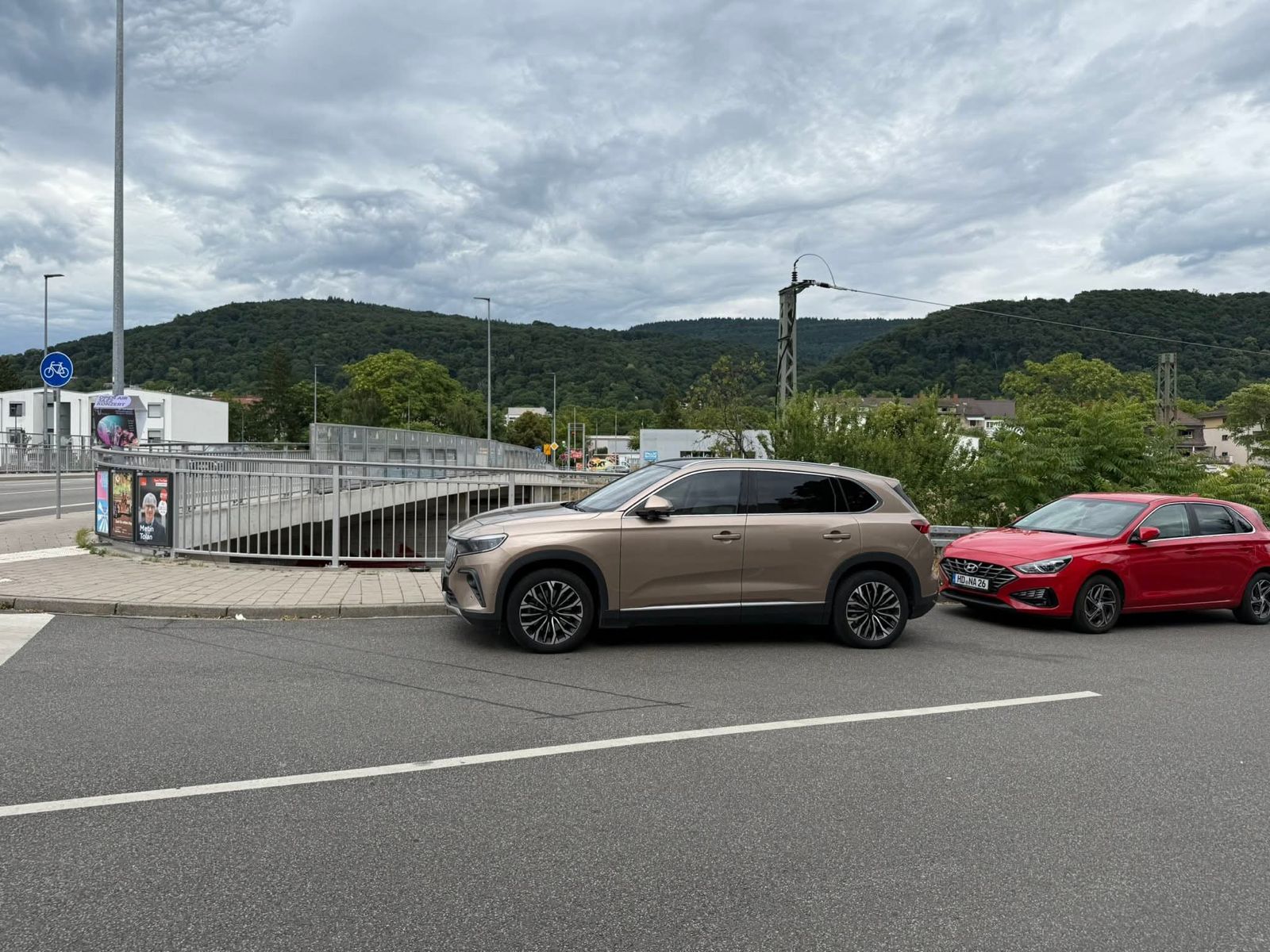 a4bbf711-4d08-4c7b-b96b-32960d70f3be