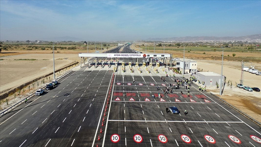 2-saatlik-yol-55-dakikaya-indi-milyarlarca-lira-cepte-kaldi-egenin-yeni-otoyolunun-mujdesini-bakan-uraloglu-verdi.jpg