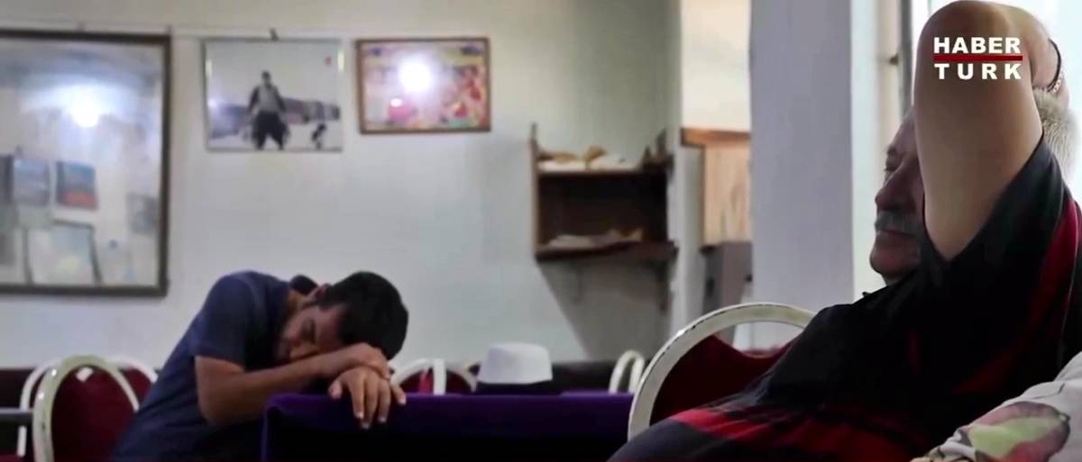 elazigda-herkesin-uyudugu-kahvehane-8