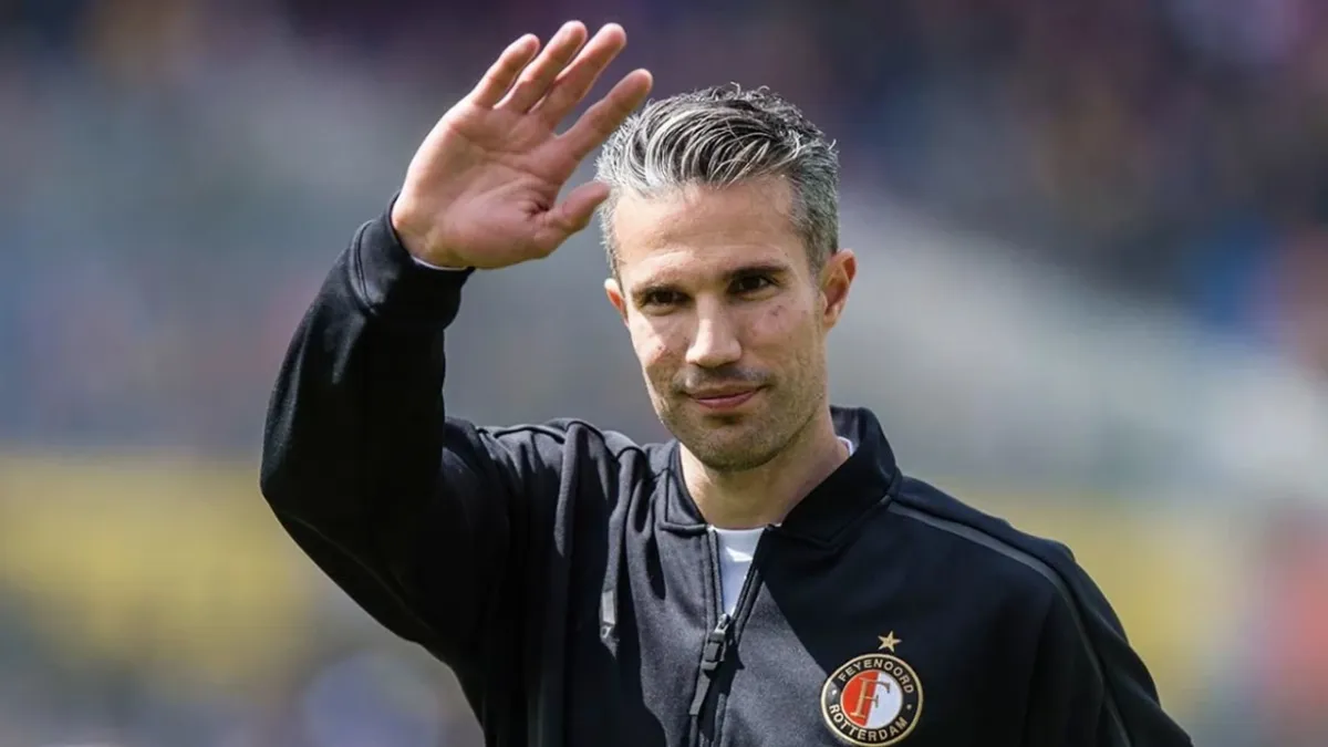feyenoordda-robin-van-persie-donemi-resmen-basladi-ehqy-jpg