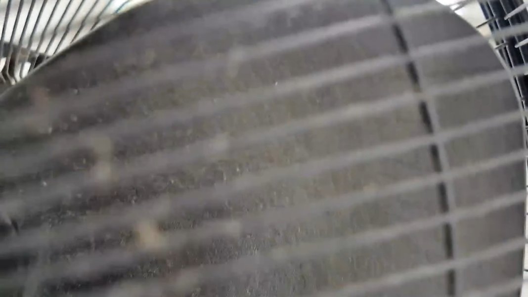 vantilator-temizliginde-poset-yontemi-viral-oldu-sokmeden-ugrasmadan-5-dakikada-piril-piril-2-001