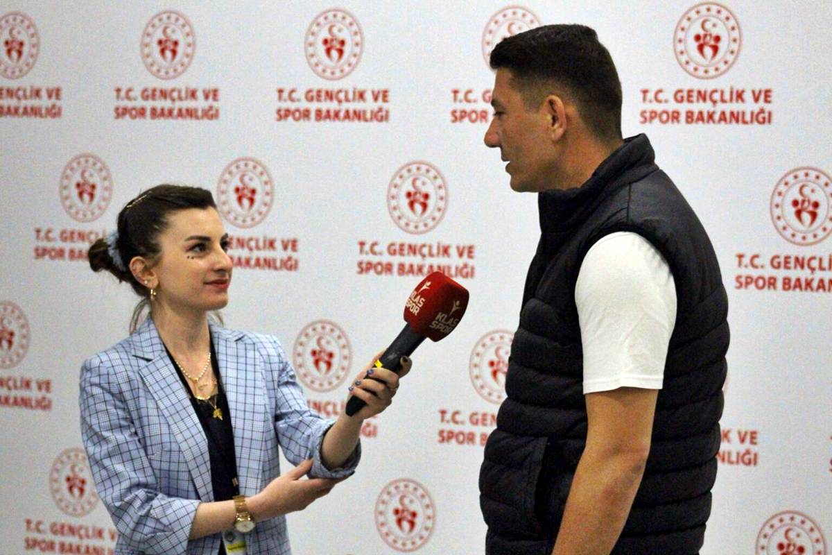 ankaragucu-maclarini-anlatan-elif-unal-kimdir-kac-yasinda-nereli-7