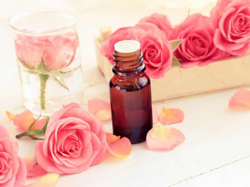 gul-yaginin-faydalari-nelerdir-4b6a8128-e774-4a11-97b5-eeaf8f6b3497