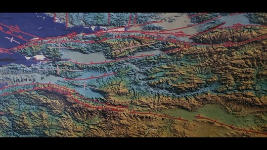 6-2lik-depremi-nokta-atisi-bilen-prof-dr-sener-usumezsoydan-yeni-uyari-marmarada-fay-modelleri-hatali-0