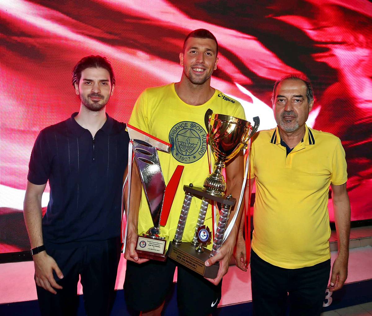 2023-erkekler-yuzme-sampiyonu-neden-degisti-1