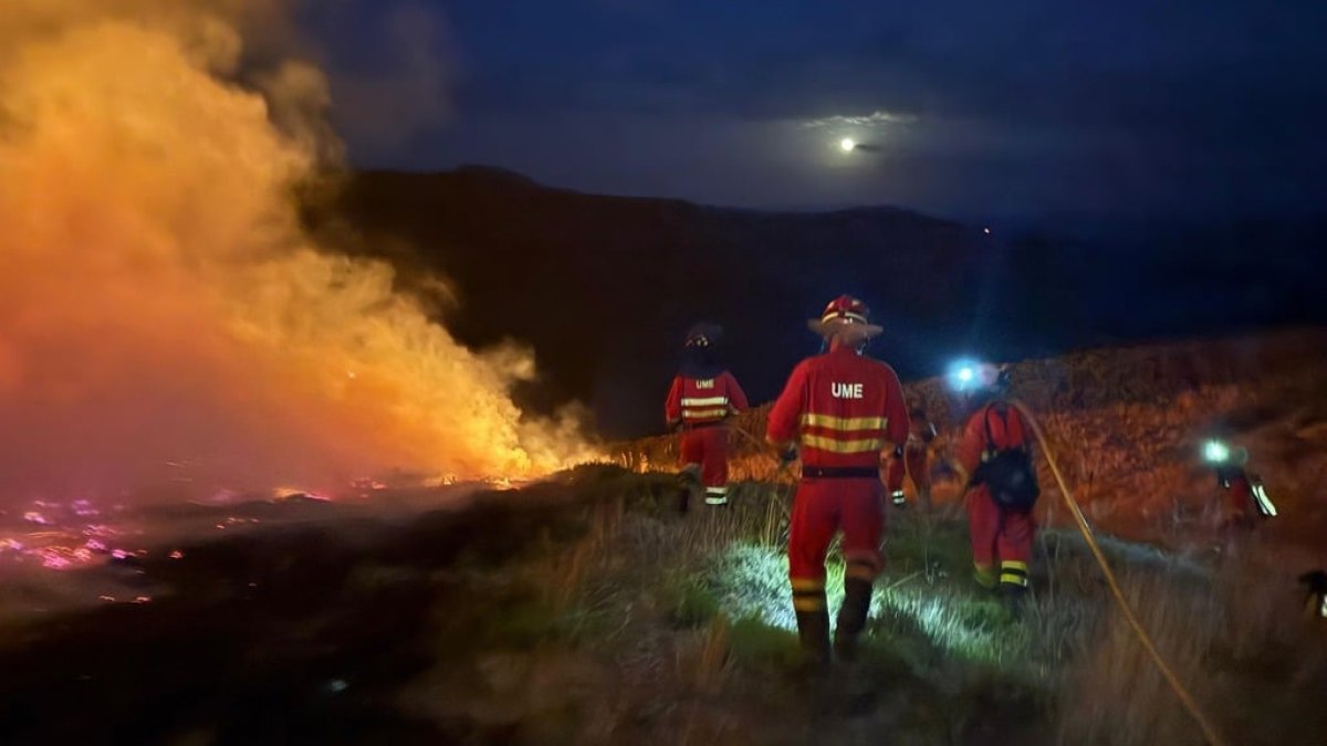 ispanya-daki-yanginlar-1-kisi-oldu-5-binden-fazla-kisi-geceyi-disarda-gecirdi-1-001