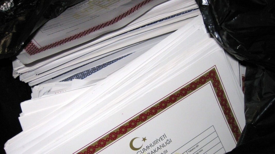 osmanli-torunu-abdulhamid-kayihan-osmanoglunun-sahte-diploma-skandalinda-sok-iddia-diplomayi-bunun-icin-ihtiyac-duyuyormus-1