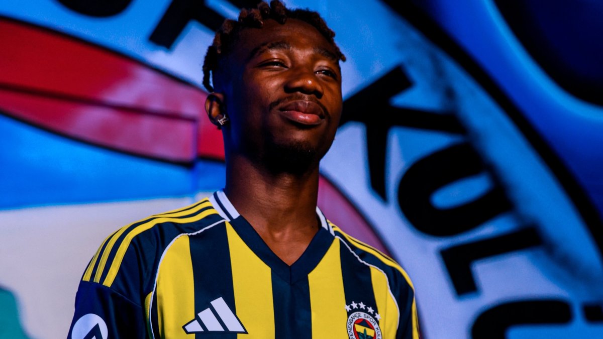 fenerbahce-yeni-transferini-resmen-acikladi