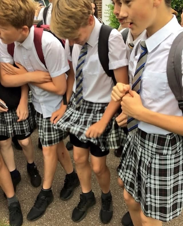 ingilterenin-exeter-sehrindeki-isca-akademisinde-sicak-havalarda-sort-giymek-yasaklaninca-bi-2