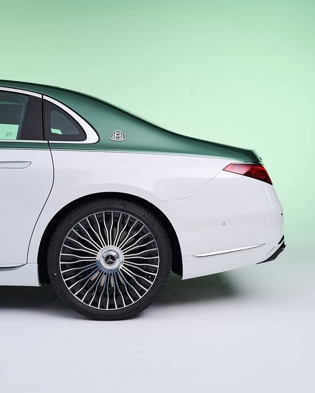 mercedes-ozel-seri-emerald-yesil-maybach-cikardimercedes-luksun-sinirlarini-zorlayan-maybach-s-5