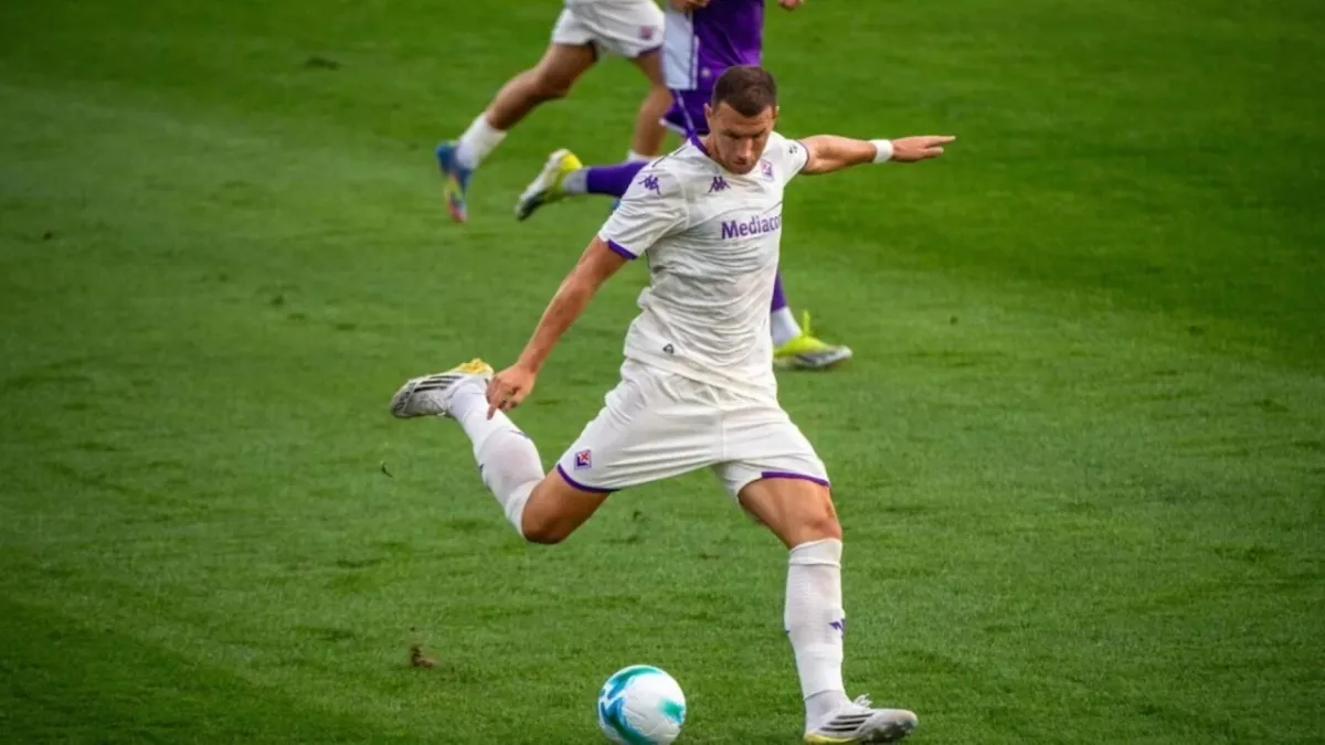 dzkeo-fiorentina-kariyerine-hizli-basladi-hem-gol-atti-hem-de-attirdi-xw7c-jpg