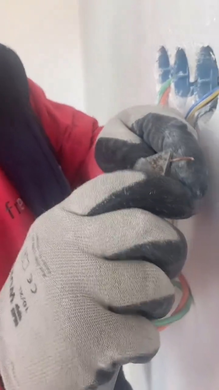 yok-artik-dedirtecek-goruntu-usta-kaydetti-insaatlarda-gizli-hirsizlik-ortaya-cikti-1