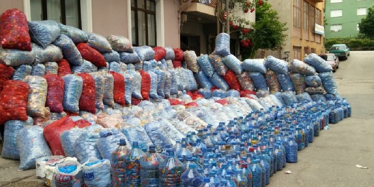 plastik-kapak-nazim-gokce