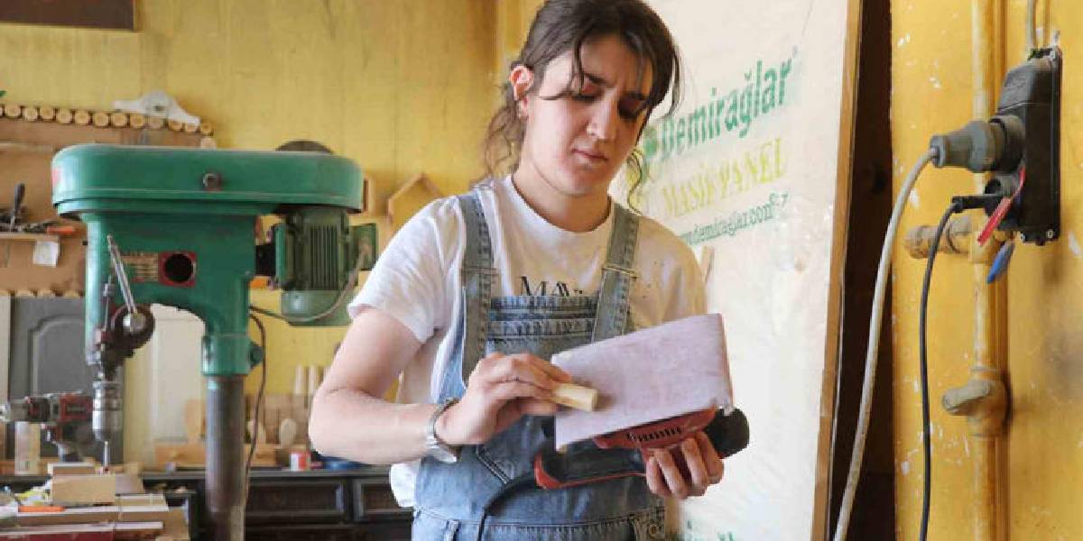 sivasta-marangozluk-yapan-2