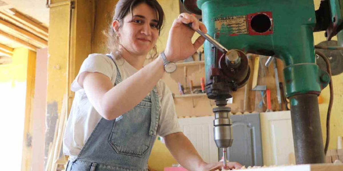 sivasta-marangozluk-yapan-4