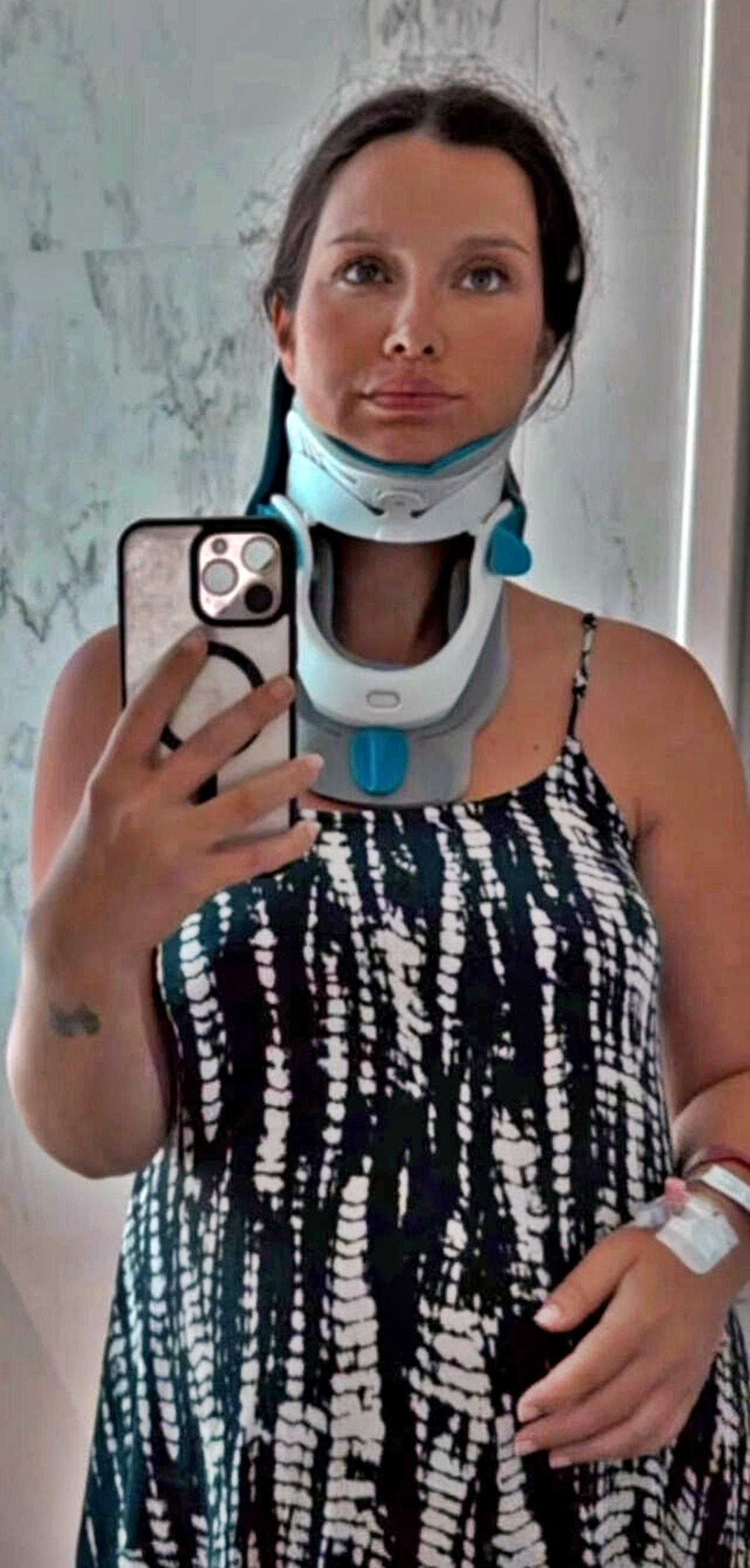 irem-helvacioglunun-kafasina-cocuk-dustu-3