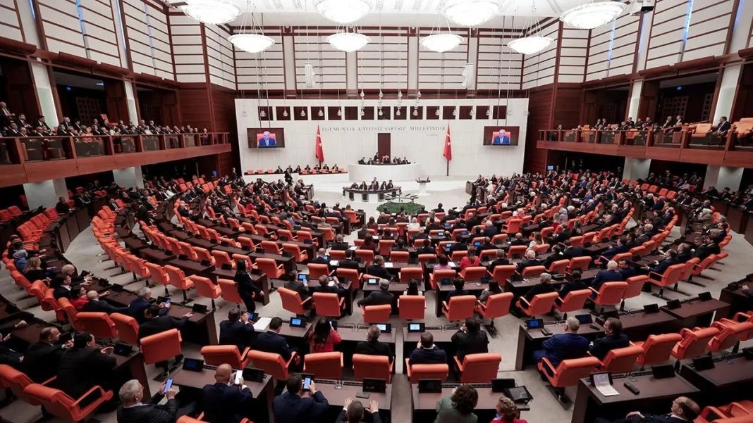 ankara-kulislerinde-ortalik-karisti-baskin-secim-icin-tarih-verildi-1