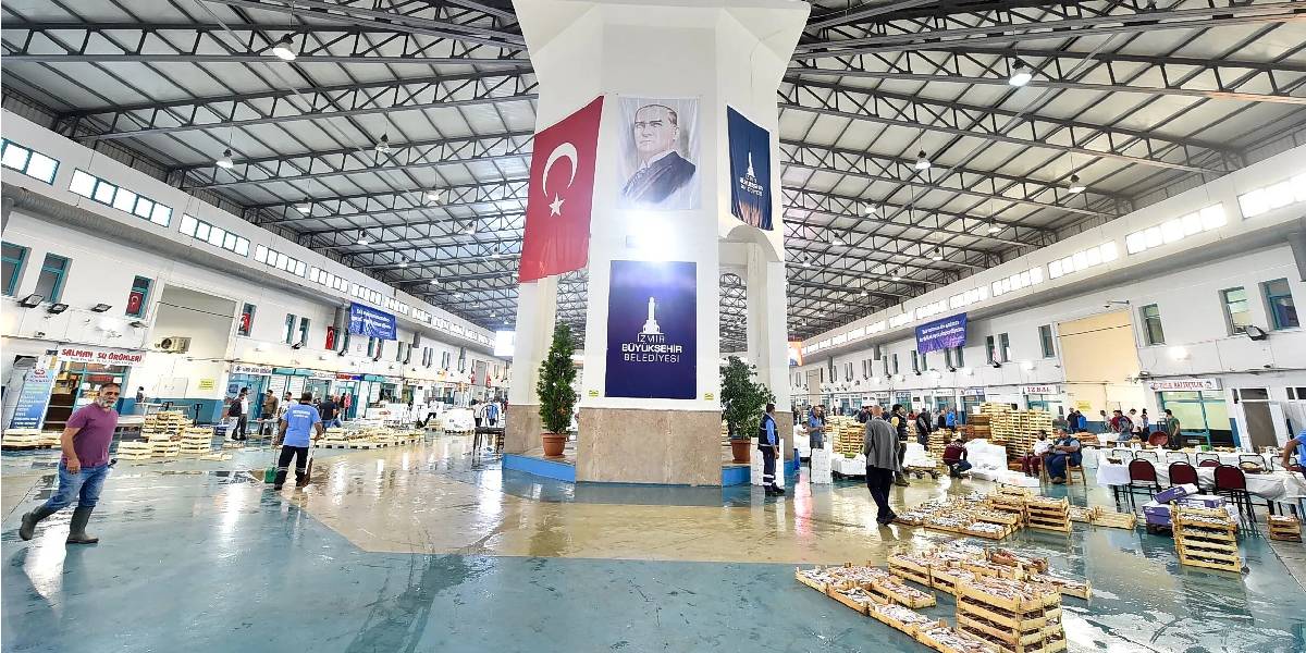 izmir-buyuksehir-su-urunleri-hali-1