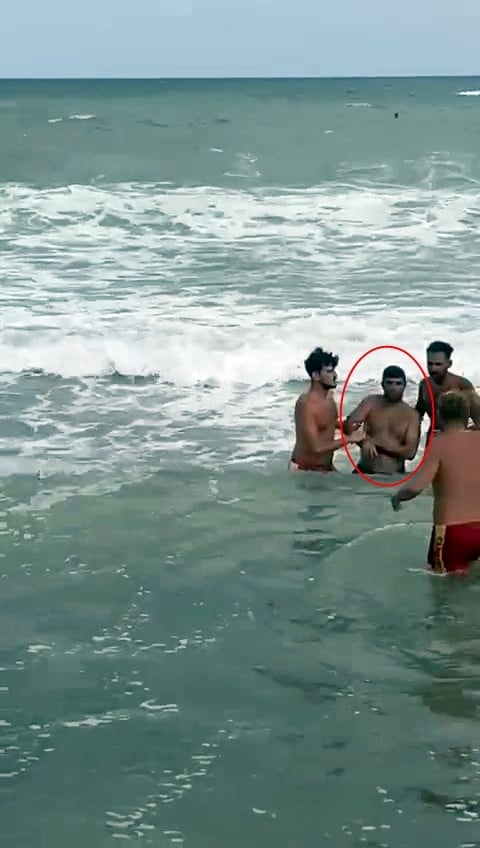 arasuda-soke-eden-olay-bogulmaktan-kurtarildi-firari-suclu-cikti-yenicag-3