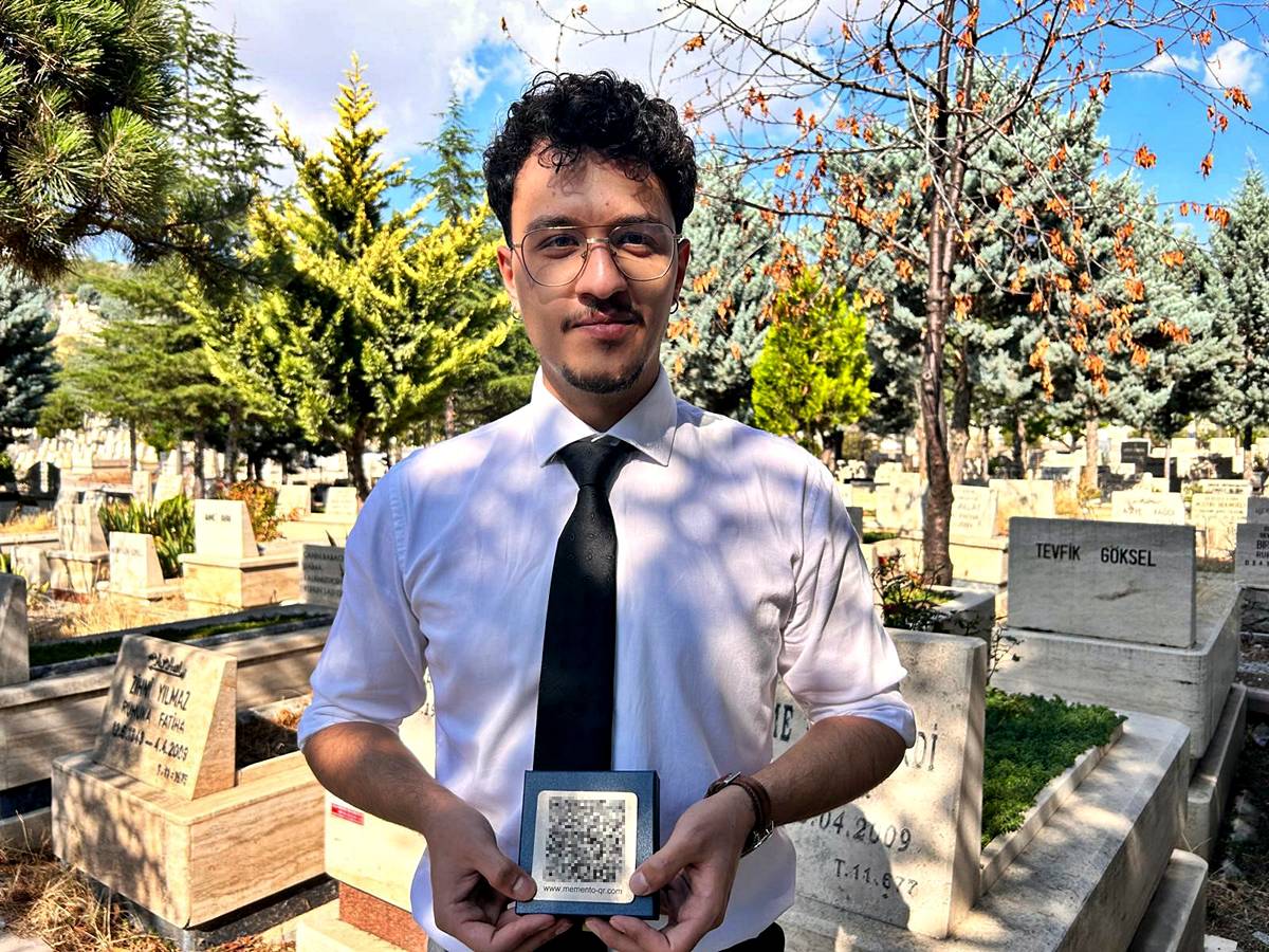 mezar-taslarindaki-qr-kare-kodlar-ne-ise-yariyor-4
