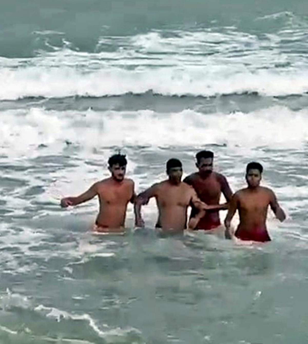 yasak-oldugu-halde-denize-girmenin-cezasi-nedir-3