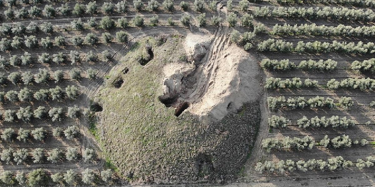 bin-tepeler-lidya-tumulusleri