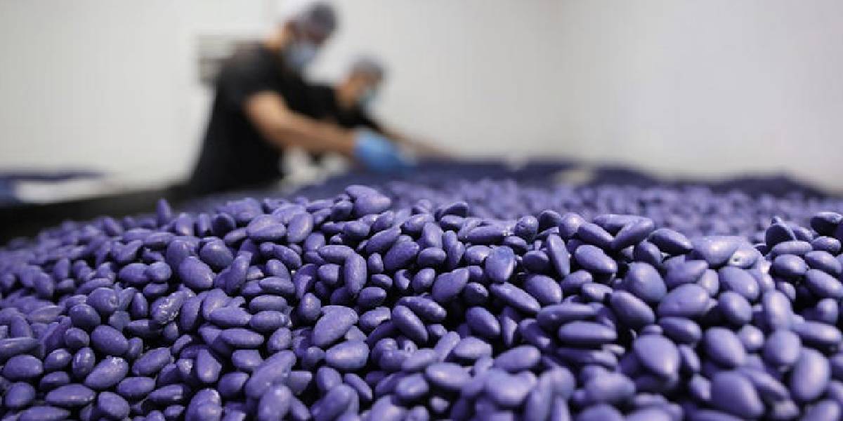 togga-rengini-veren-badem-sekeri-3