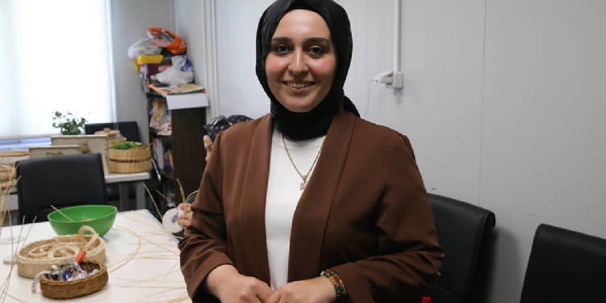 hatayda-depremzede-kadinlar-2