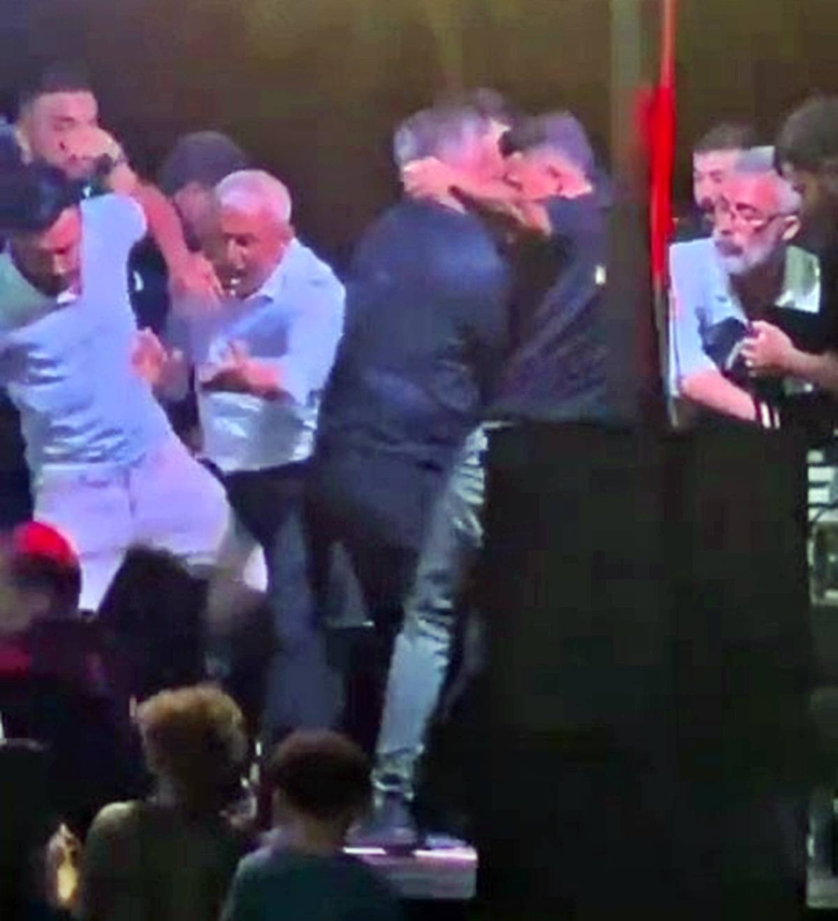 hatay-esin-solist-kimdir-kac-yasinda-aslen-nereli-5