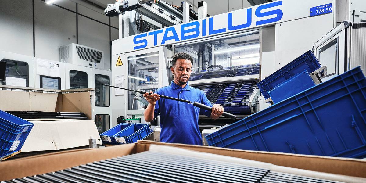 stabilus-isten-cikarma-1