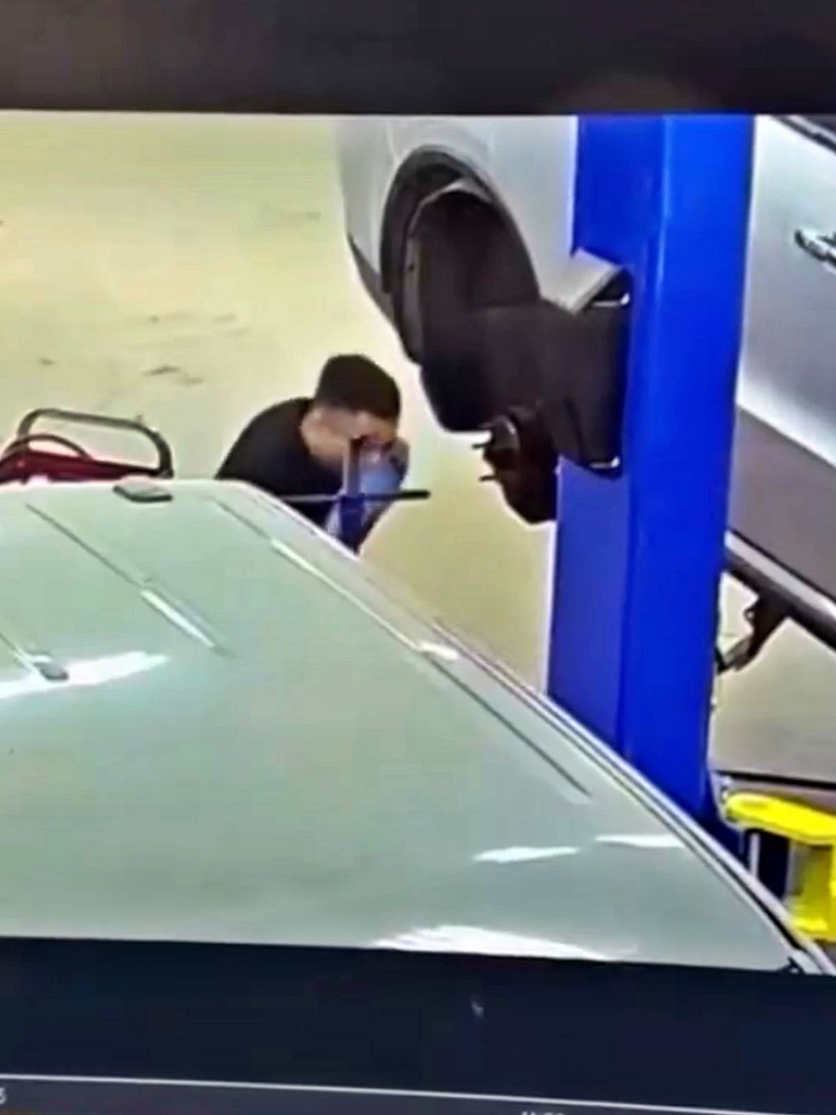 is-kazasi-tornavida-gozune-saplandi-4